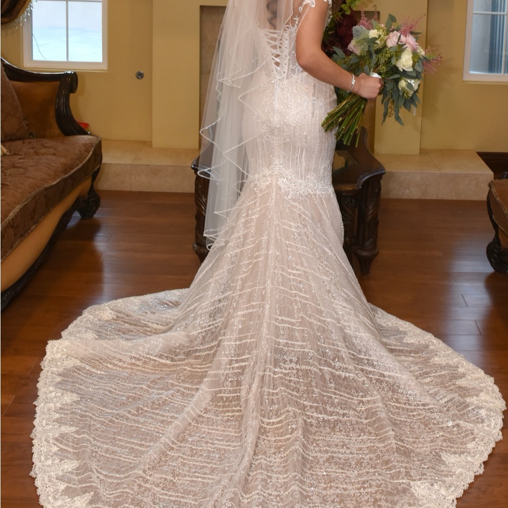 Stunning Galia Lahav Lace Mermaid Wedding Dress w/ Train